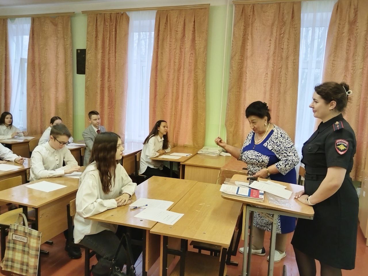 Школьники из Ивнянского района присоединились к акции «Инспектор ПДН – друг и наставник».