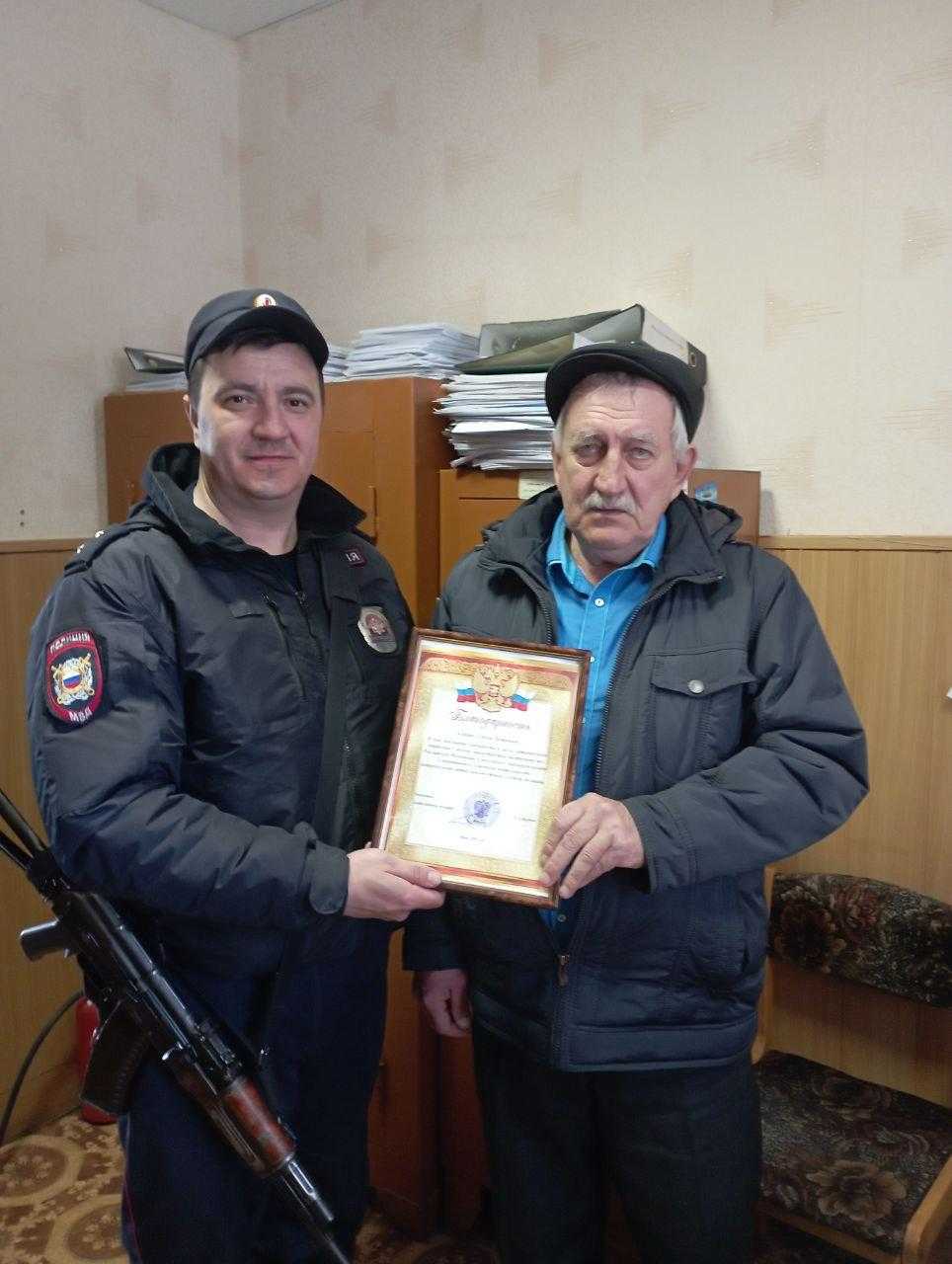 Сотрудники ОМВД России по Ивнянскому району поздравили с праздником ветеранов органов внутренних дел.